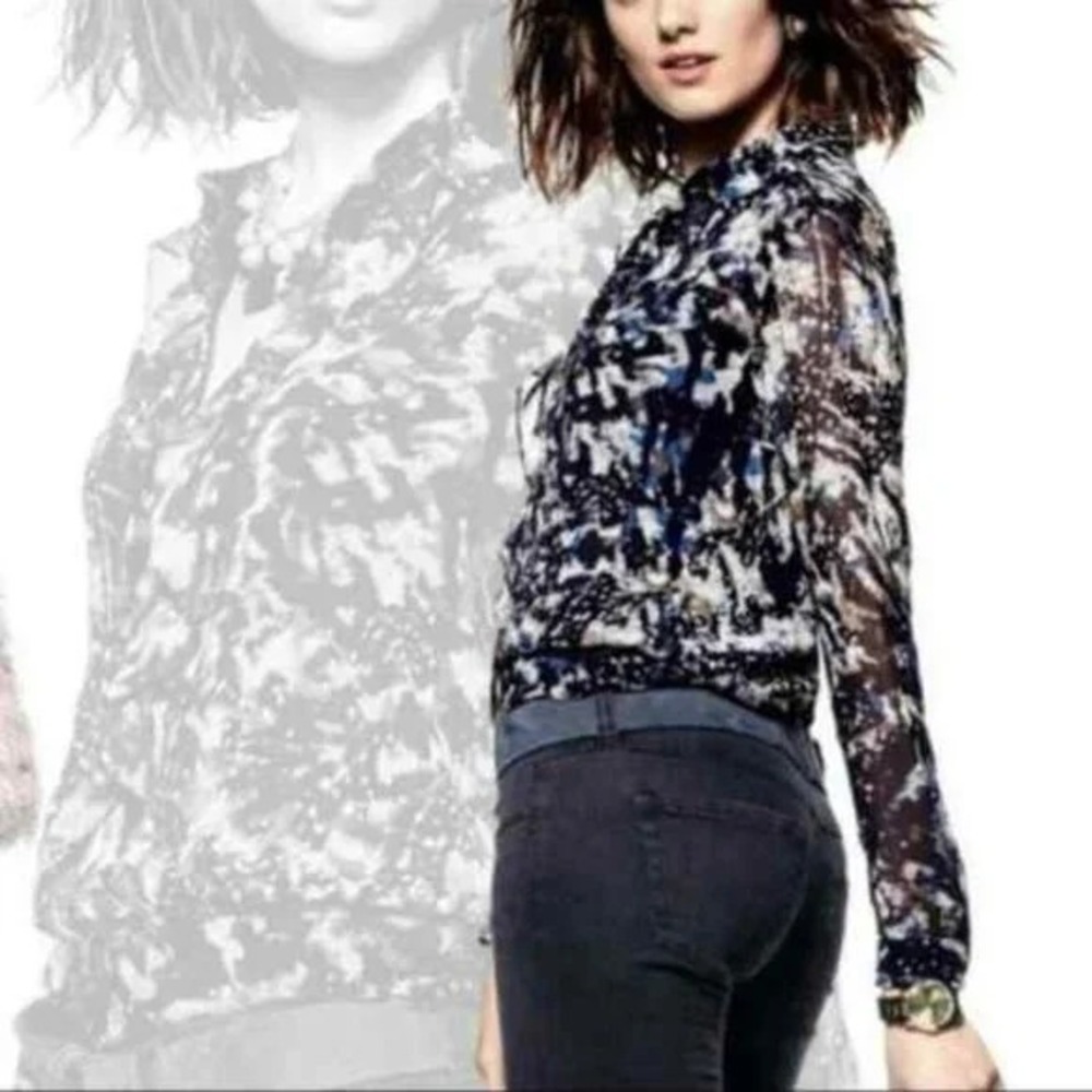 Cabi Blouse Womens Small Navy Blue 3066 Ruffle Front Abstract Print Long Sleeve